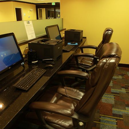 Holiday Inn Express And Suites Detroit North-Troy By Ihg מראה חיצוני תמונה