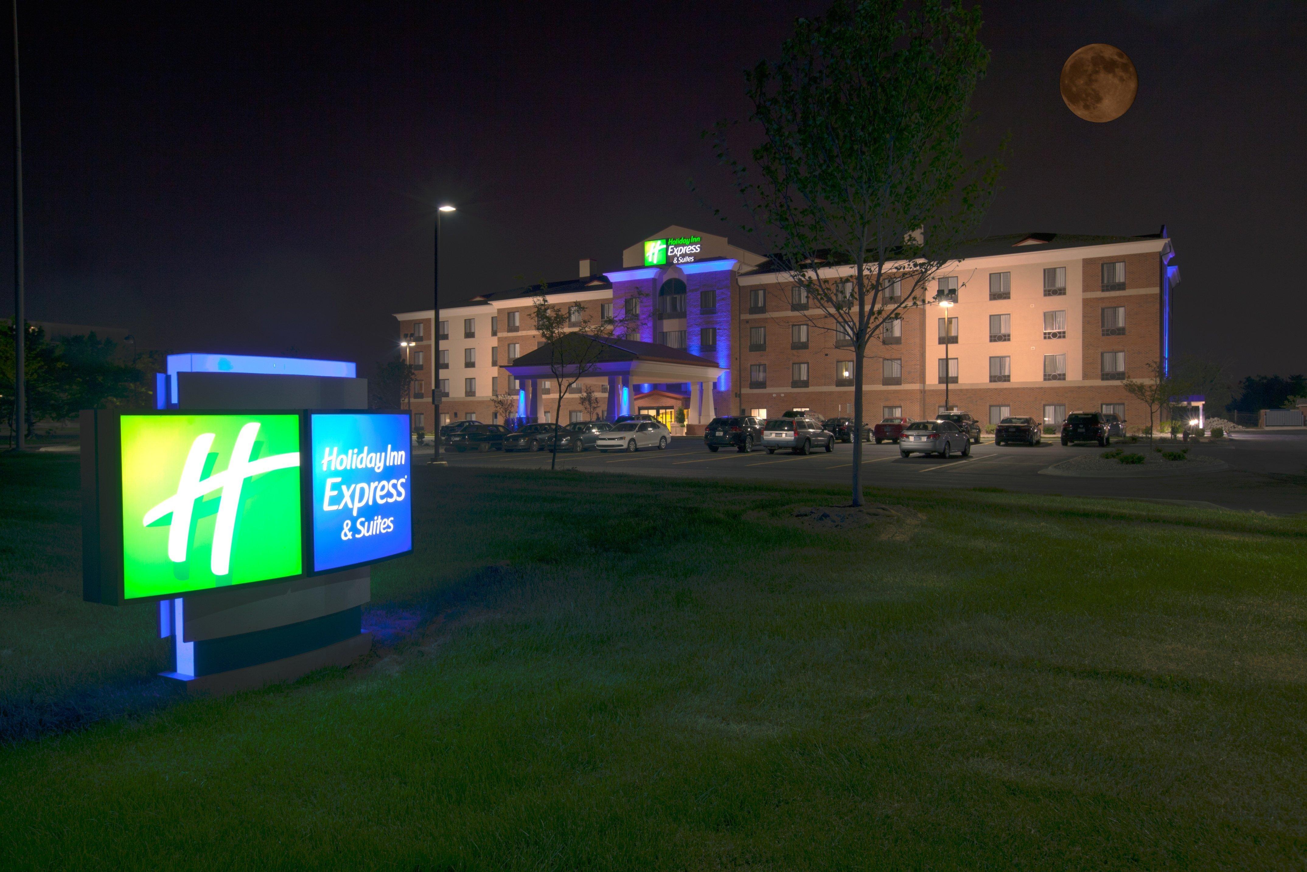 Holiday Inn Express And Suites Detroit North-Troy By Ihg מראה חיצוני תמונה