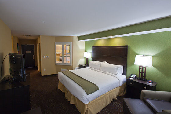 Holiday Inn Express And Suites Detroit North-Troy By Ihg מראה חיצוני תמונה